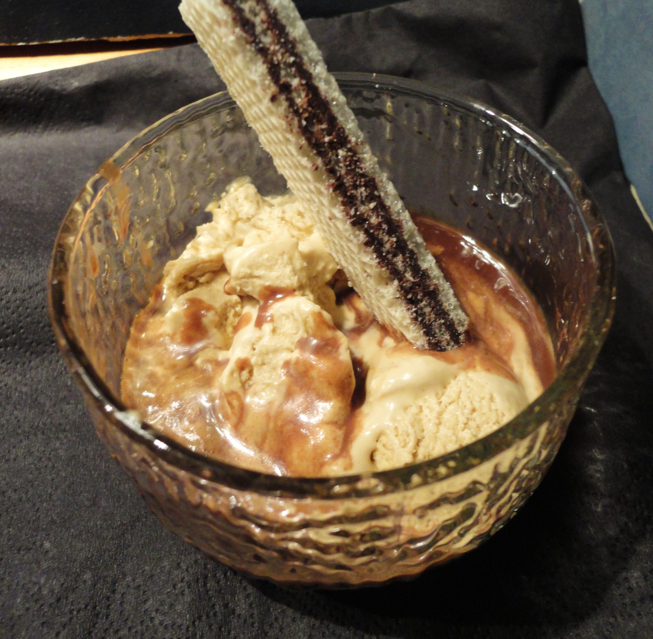 Moccaparfait med chokladsås