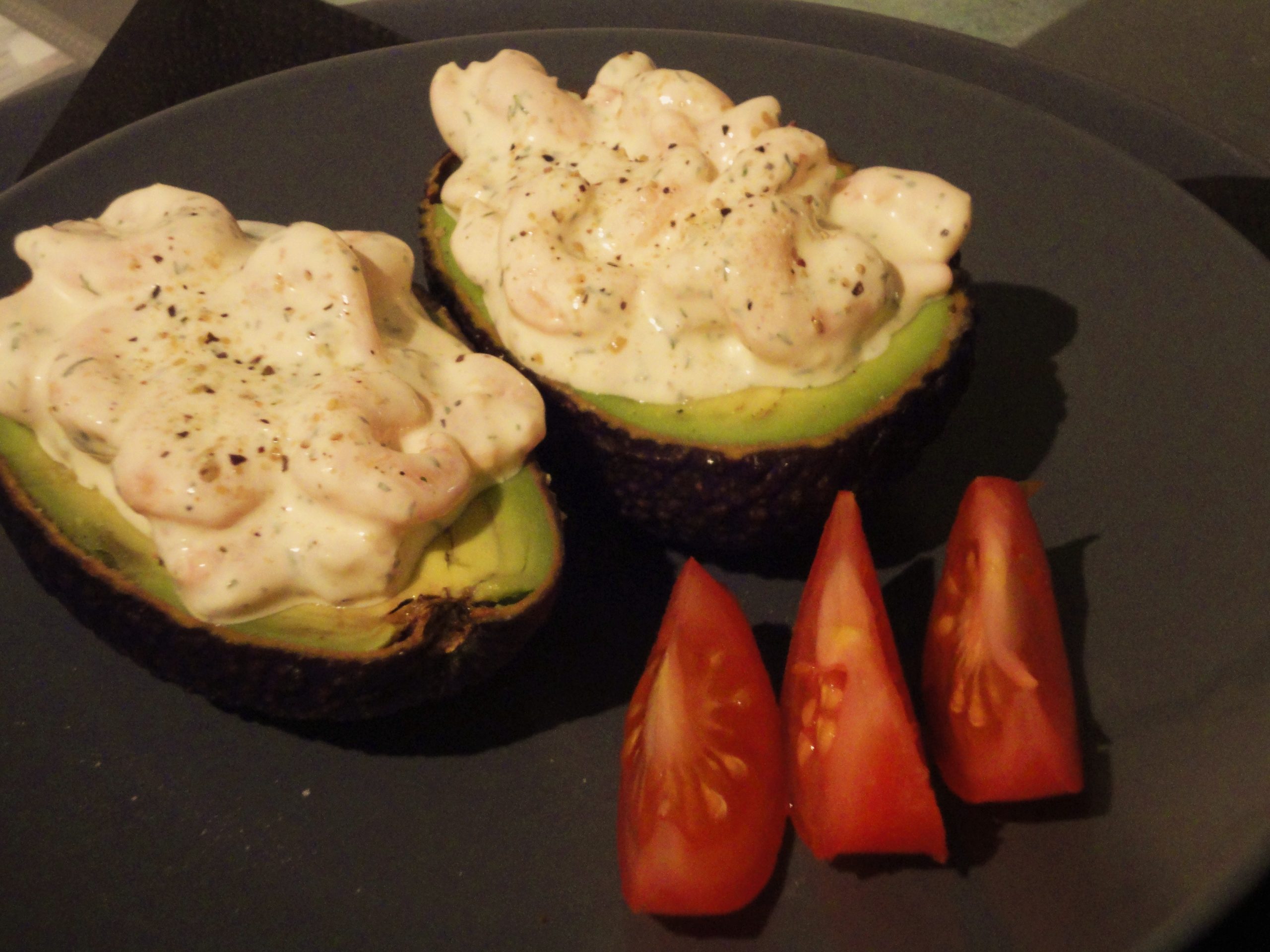 Avoadohalvor med räkröra