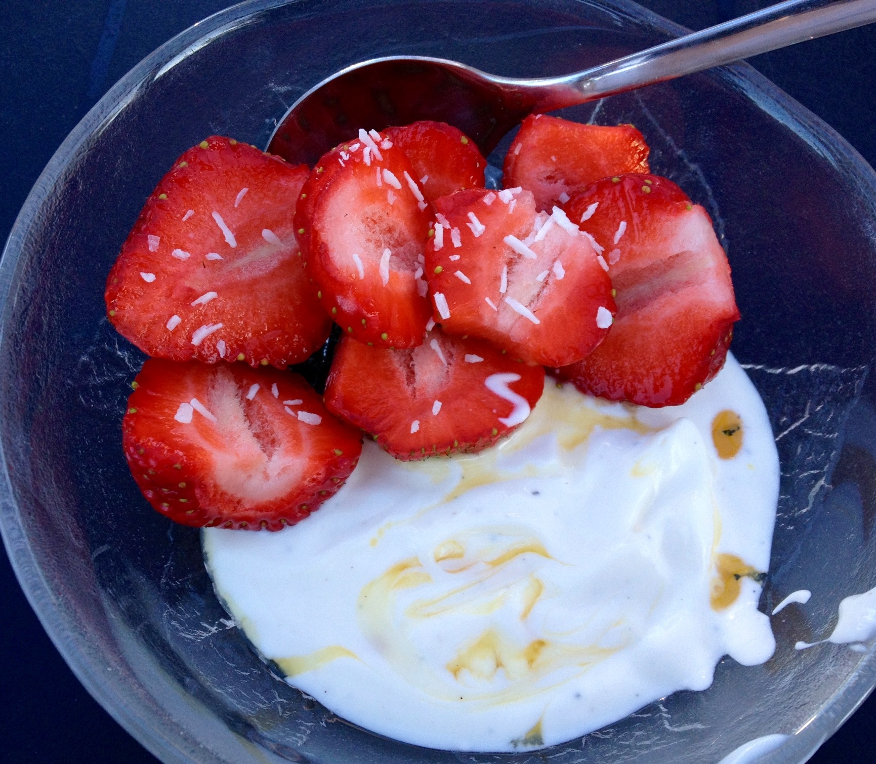 Vardagsdessert med jordgubbar