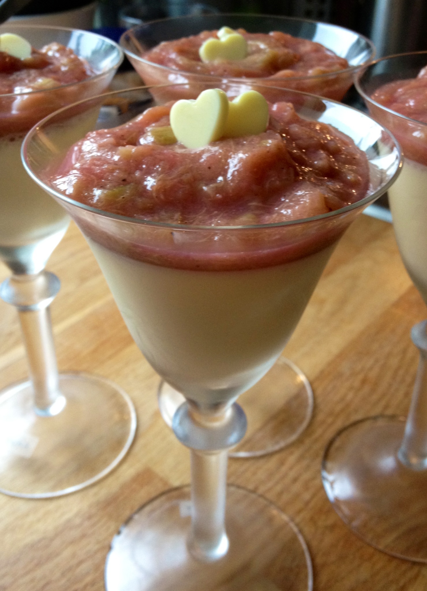 Pannacotta med rabarberkompott