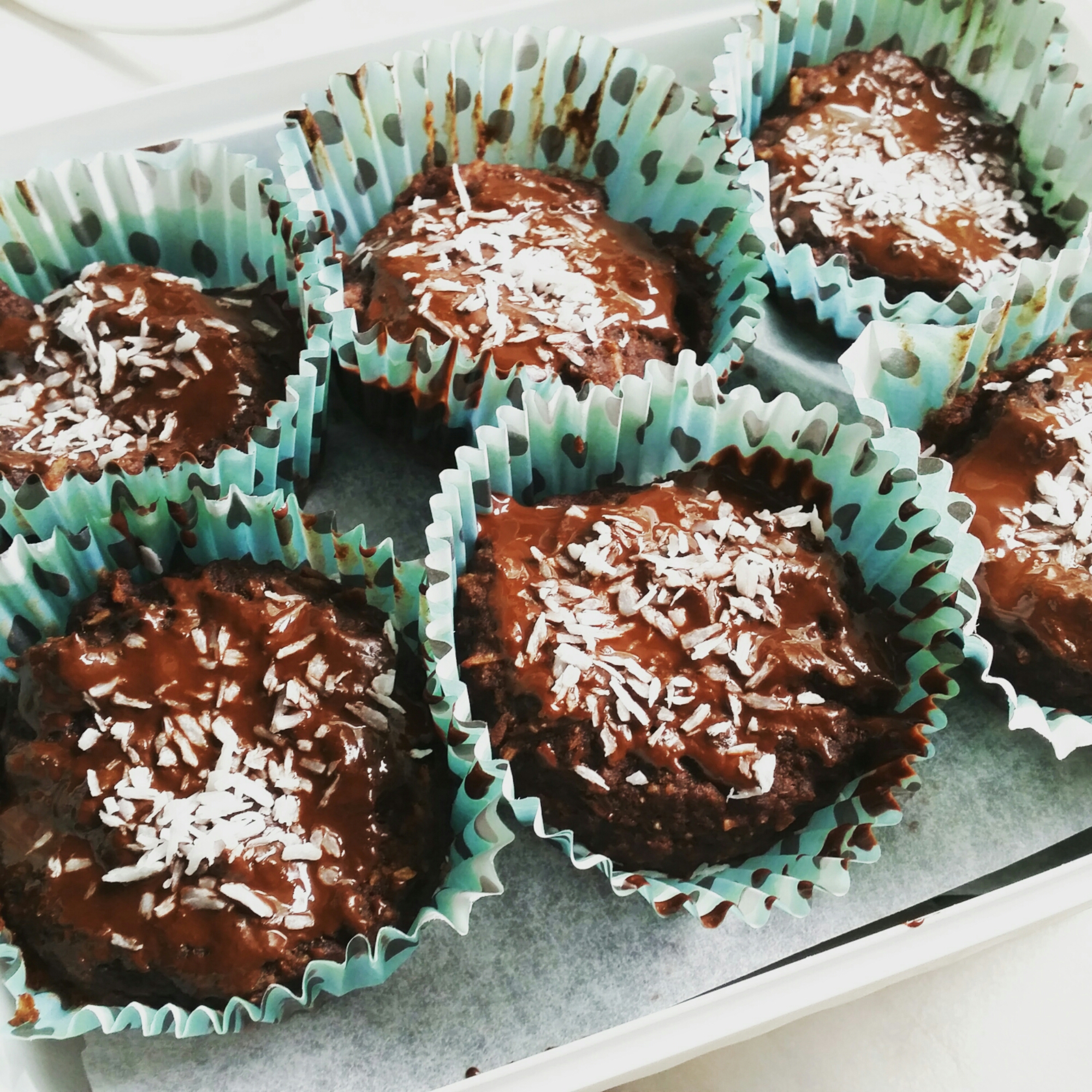 Lindas choklad- & bananmuffins utan ägg, spannmål, socker, mejerivaror och nötter.