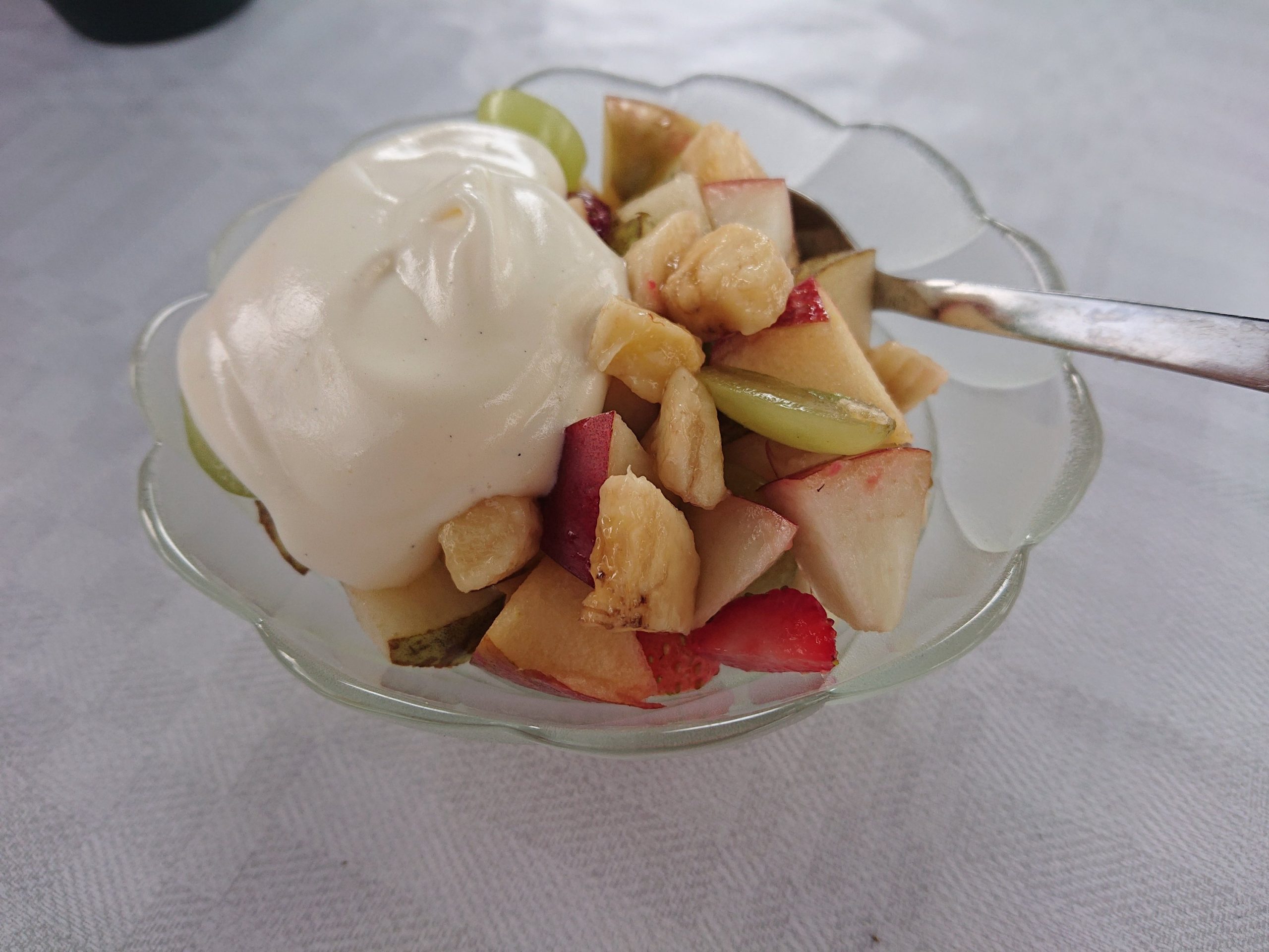 Fruktsallad, enkel mellis eller fika
