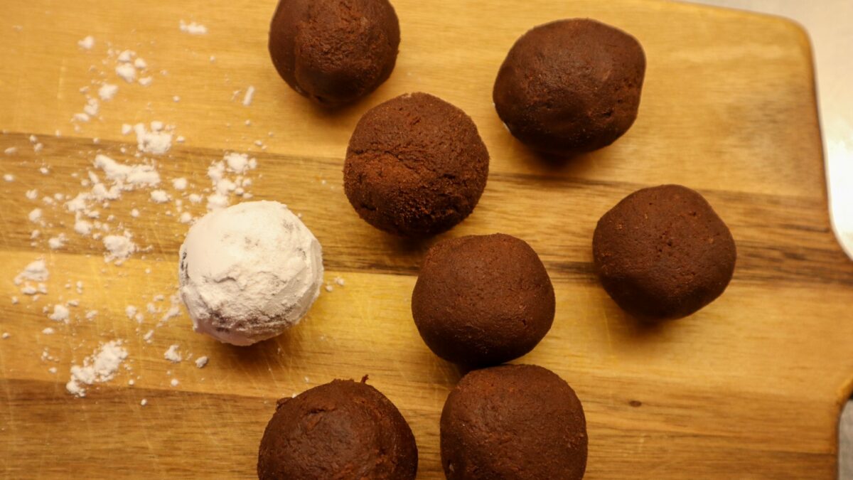 glutenfria snökakor, spruckna chokladkakor